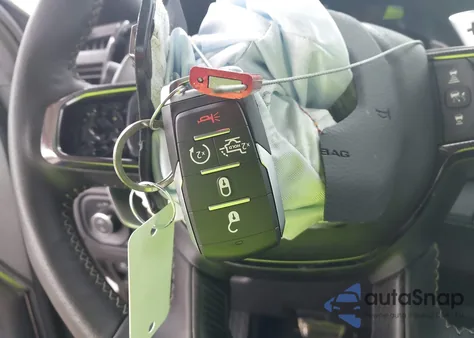 2025 Ram 1500 Rho 4X4 5'7 Box z USA, uszkodzony, nr VIN 1C6SRFUP8SN632489